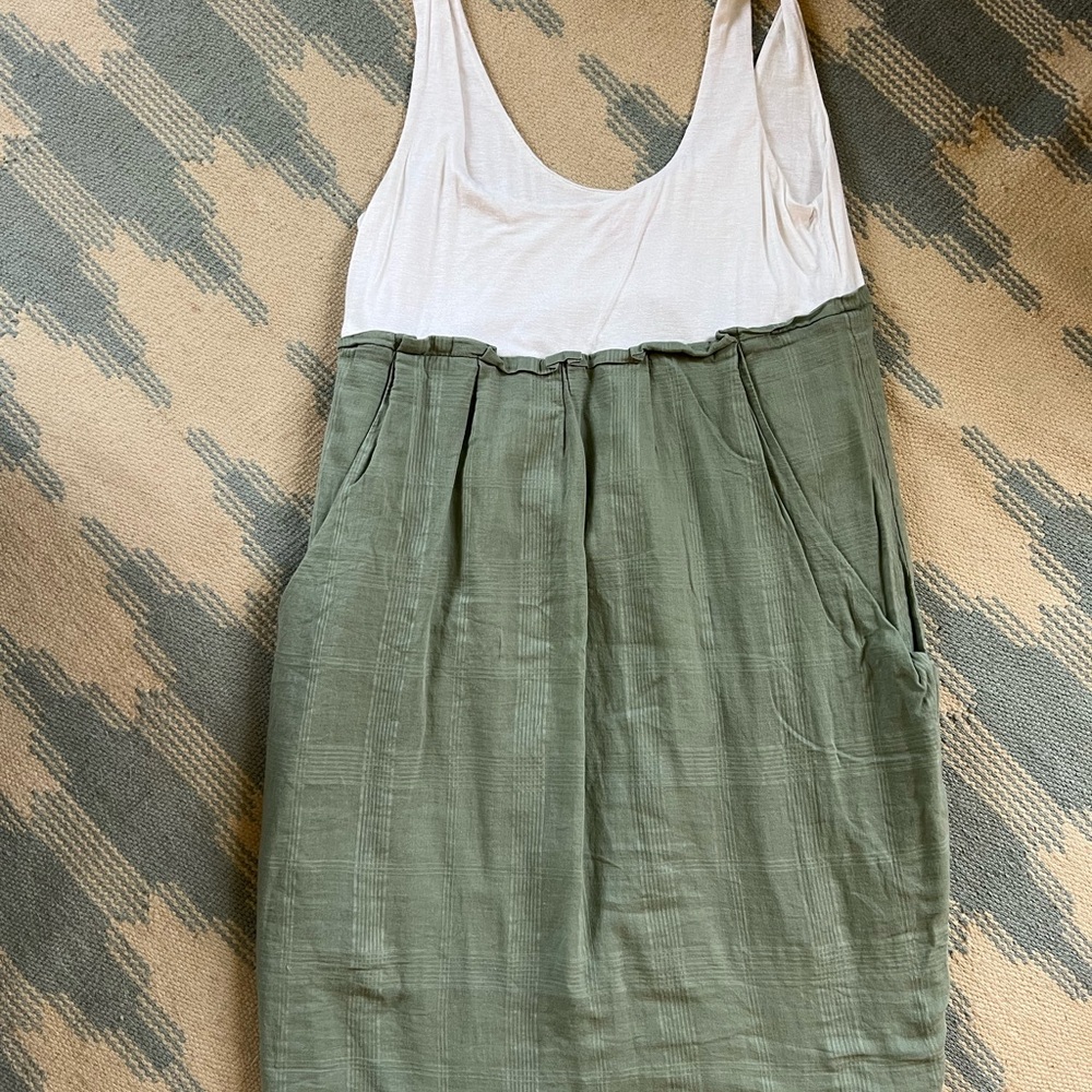 BCBGirls White and Green Mini Dress Size M